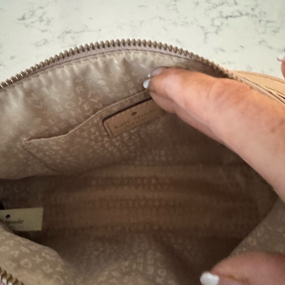 Kate Spade Floral Canvas crossbody with Beige Accents new - Picture 4 of 4